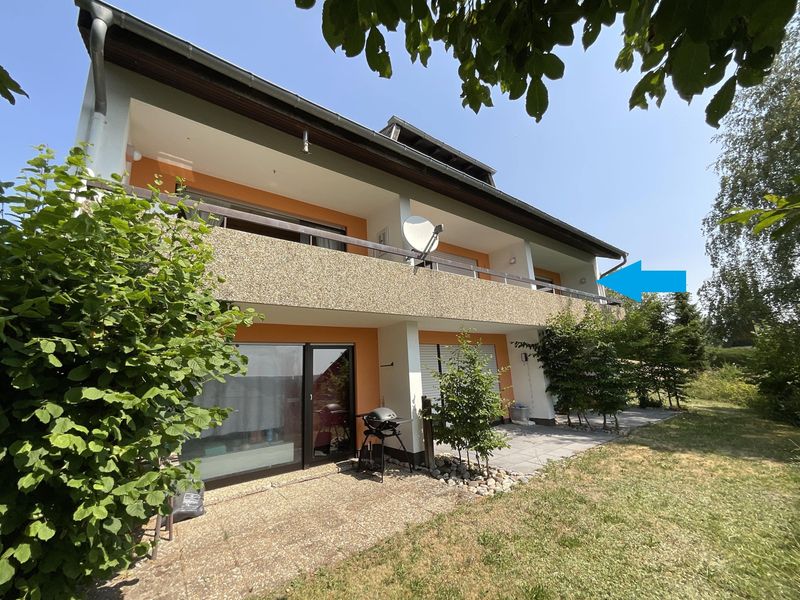 Wohnen auf zwei Ebenen: Gepflegte 3-Zimmer-Maisonettewohnung mit Loggia und Garage in Schönwald!